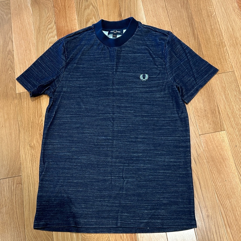 NWOT Fred Perry crewneck shirt